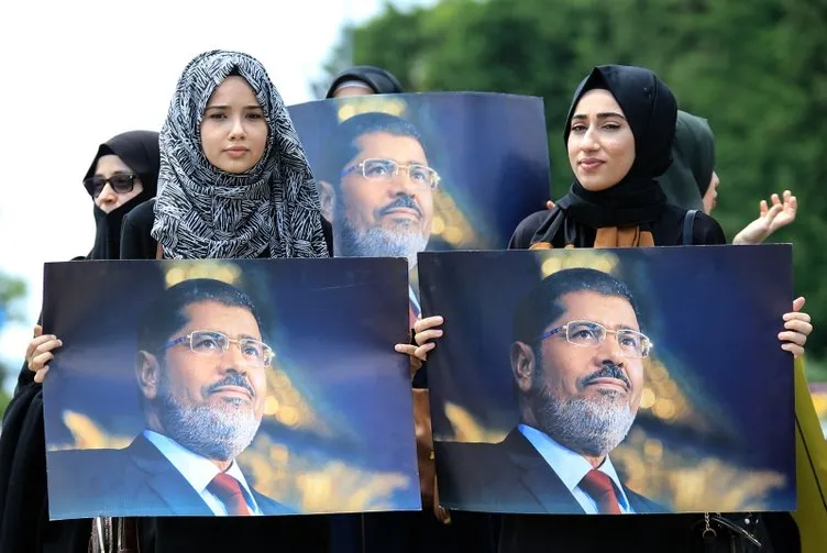 Muhammed Mursi için dünyanın dört bir yanında gıyabi cenaze namazı kılındı