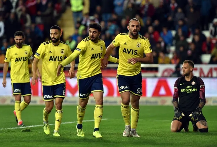 Premier Lig’in yıldızı Fenerbahçe’ye!