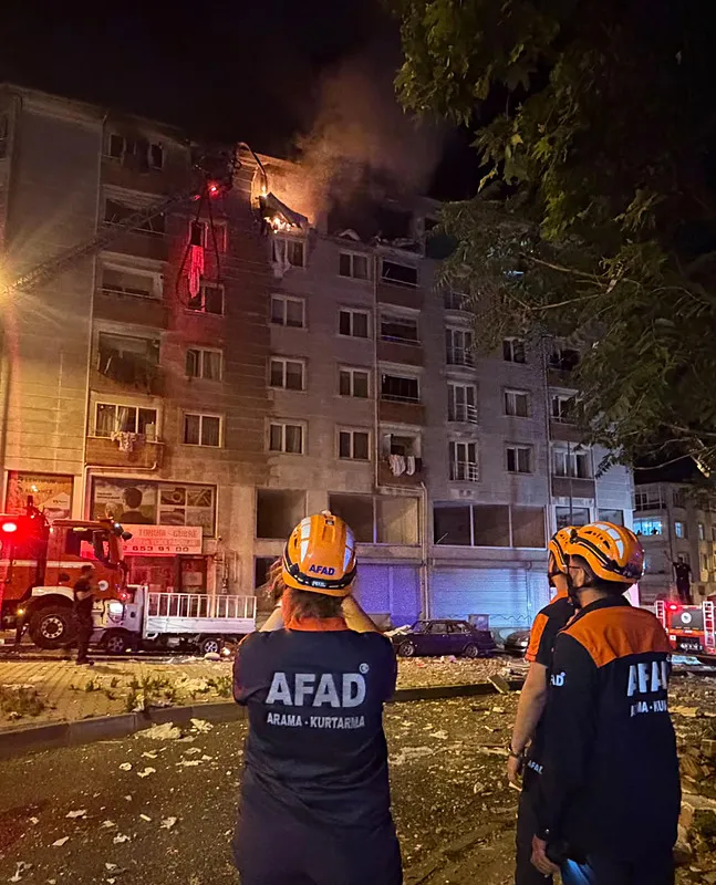 tekirdagda-apartman-dairesinde-patlama-1783112637231.jpeg