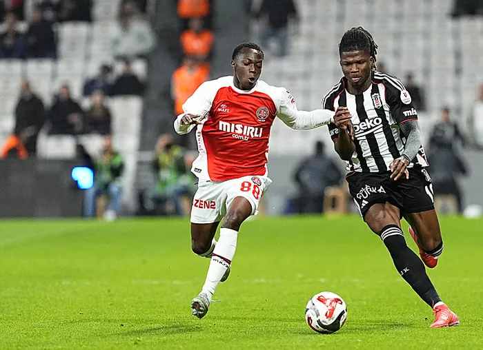 canli-super-ligde-besiktas-fatih-karagumruk-maci-1777311890725.jpeg