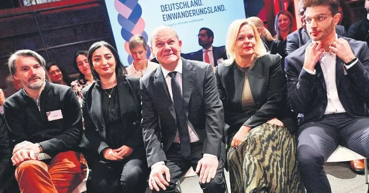 ‘Göçmenler ülkenin parçası olmalı’