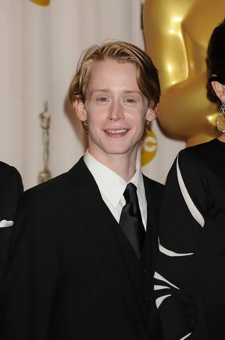 macaulay culkin son hali 2018 famous person