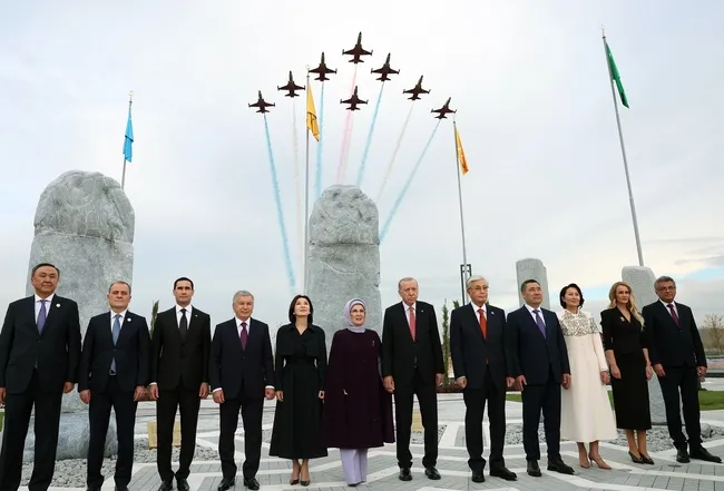 emine-erdogandan-tdt-zirvesi-paylasimi-ortak-degerlerimizin-kalici-bir-nisanesi-olmasini-temenni-ediyorum-1793288438244.jpg Emine Erdoğan’dan TDT Zirvesi paylaşımı: “Ortak değerlerimizin kalıcı bir nişanesi olmasını temenni ediyorum