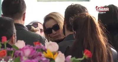 Şarkıcı Sıla Gençoğlu’nun acı günü! Sıla Gençoğlu’nun babası İzmir’de son yolculuğuna uğurlandı | Video