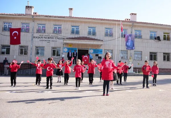 kayseride-cumhuriyet-coskusu-1698574103323.jpg