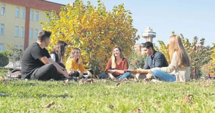 Gençlere eleştiri değil destek gerek