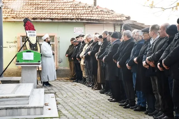 polis-memuru-ekrem-karakurta-huzunlu-veda-1735916165002.jpg