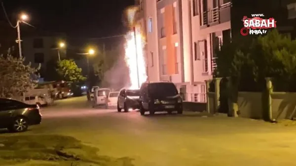 Beylikdüzü’nde doğal gaz kutusu alev alev yandı, 1 motosiklet küle döndü | Video