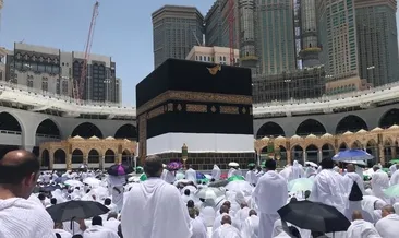 Kâbe’de cuma namazı coşkusu