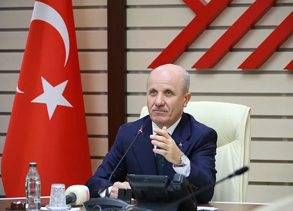 yuksekogretimde-tarihi-basari-turkiye-dunyada-ucuncu-siraya-yukseldi-yok-baskani-ozvar-yeni-hedefi-acikladi-1790756506561.jpg