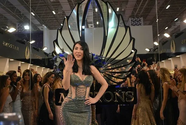 Hande Yener: ‘Yurt dışında başarılı olup herkesi gururlandıracağım’