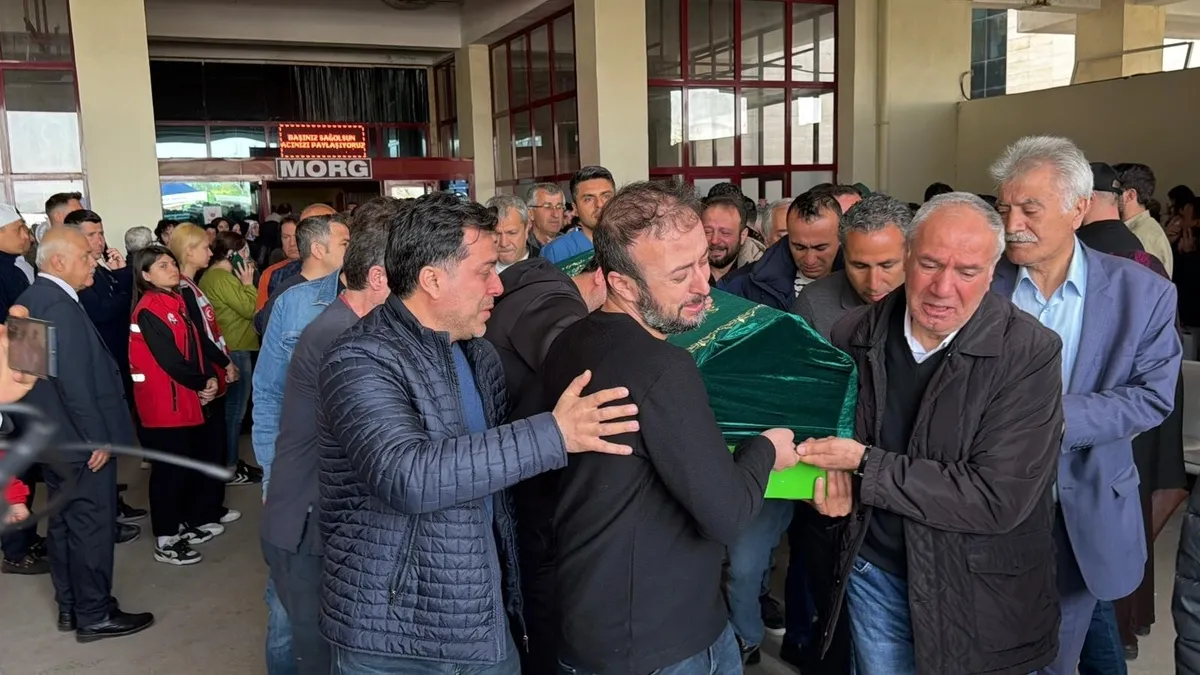 Kahramanmaraş’taki okul katliamının ardından acı görüntüler: Cenazeler gözyaşları arasında alındı! Kahramanmaraş’taki okul katliamının ardından acı görüntüler: Cenazeler gözyaşları arasında alındı!