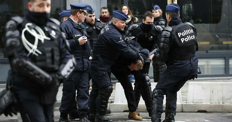 Belçika’da ırkçılar yürüdü, 12 gösterici tutuklandı