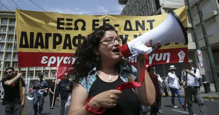Yunanistan’da gazeteciler 24 saatlik greve girdi
