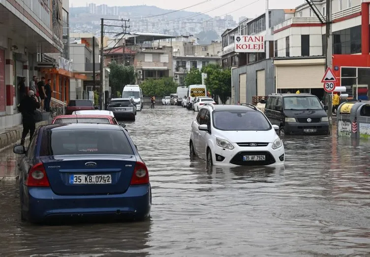 İzmir’i yine sel vurdu vatandaş isyan etti: ‘Belediyenin sorumsuzluğu, biz mağdur oluyoruz’