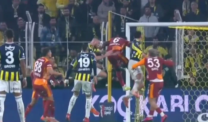 fenerbahce-galatasaray-derbisinin-var-kayitlari-aciklandi-iptal-edilen-golde-ne-konusuldu-1764695714894.jpeg