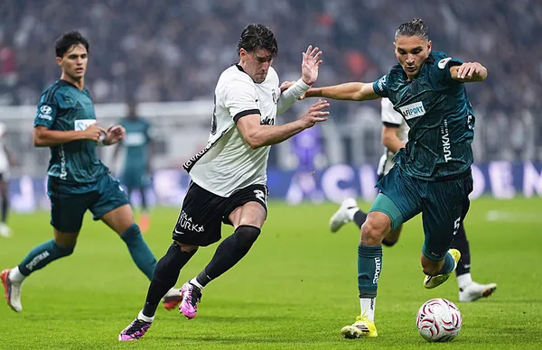 canli-super-ligde-besiktas-kocaelispor-maci-penalti-karari-goller-art-arda-1791737481070.jpeg