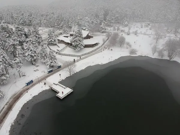 Bolu'daki göl buz tuttu