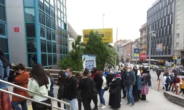Megakentte İstanbulkart krizi! İBB vatandaşı yağmur altında bekletti!