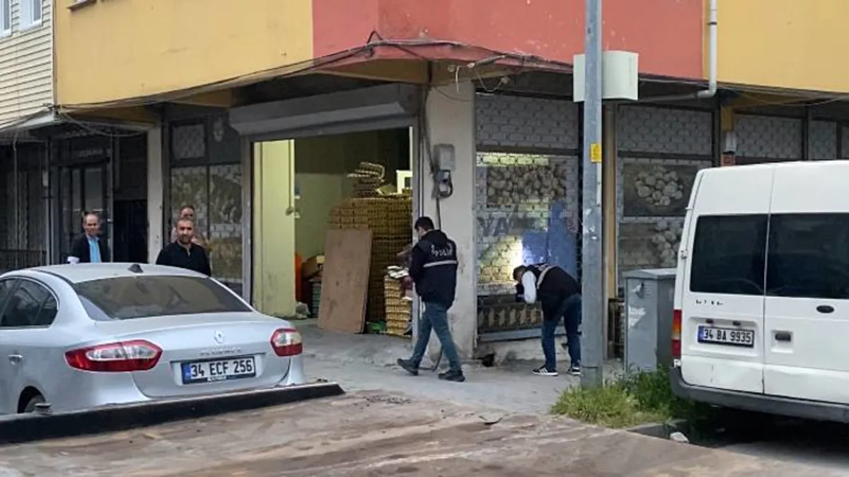 Küçükçekmece’de husumetliler arasındaki kavgada kan aktı: 1 yaralı! Küçükçekmece’de husumetliler arasındaki kavgada kan aktı: 1 yaralı!