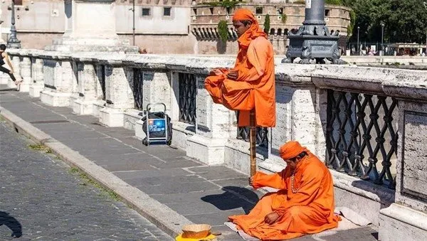 Bu gösterilerin sırrını biliyor musunuz?