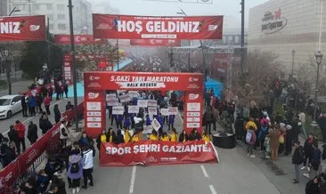 Gazi Yarı Maratonu ve Halk Koşusu 16 bin 300 kişi şehitler için koştu