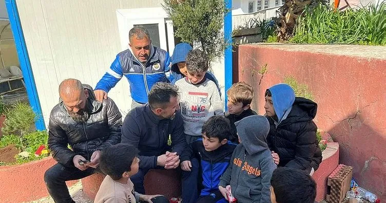 Osman Çakmak, depremzede Süleyman Özdemir’i hastanede ziyaret etti