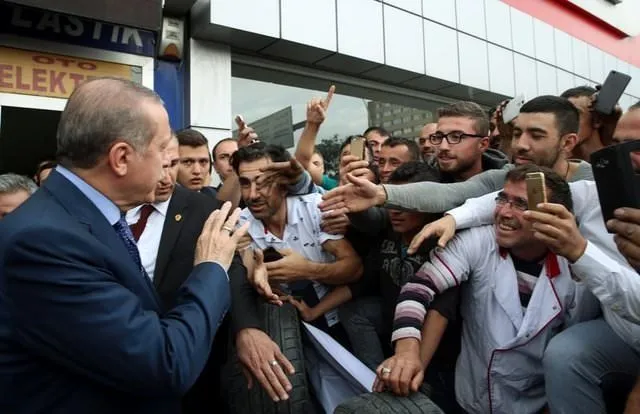 Cumhurbaşkanı Erdoğan ve Başbakan Yıldırım’dan esnaf ziyareti