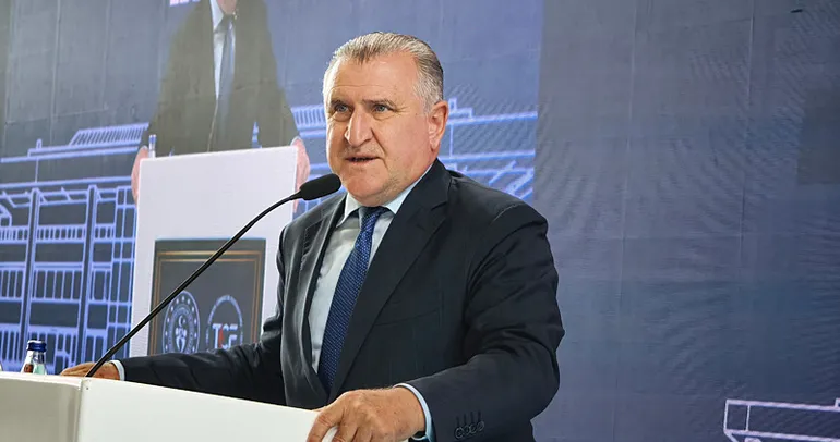Bakan Bak’tan Fenerbahçe Tarfin’e tebrik
