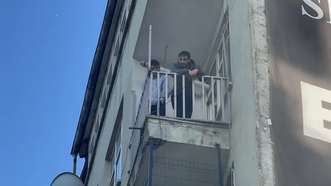 elazigda-yurekleri-agza-getiren-yangin-beyaz-esya-deposu-cayir-cayir-yandi-1734166644083.jpg