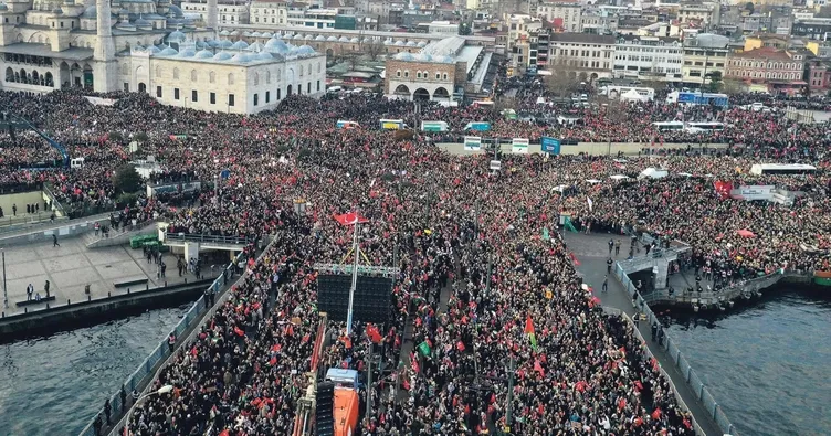 Dünya medyası manşetten duyurdu
