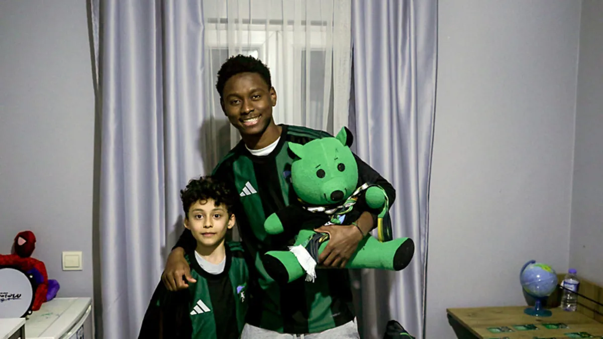 Kocaelispor'da Keita'dan taraftara sürpriz ziyaret!