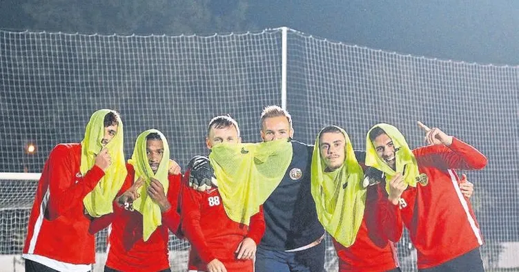 Kaleyi kapatınca takımı kazanıyor