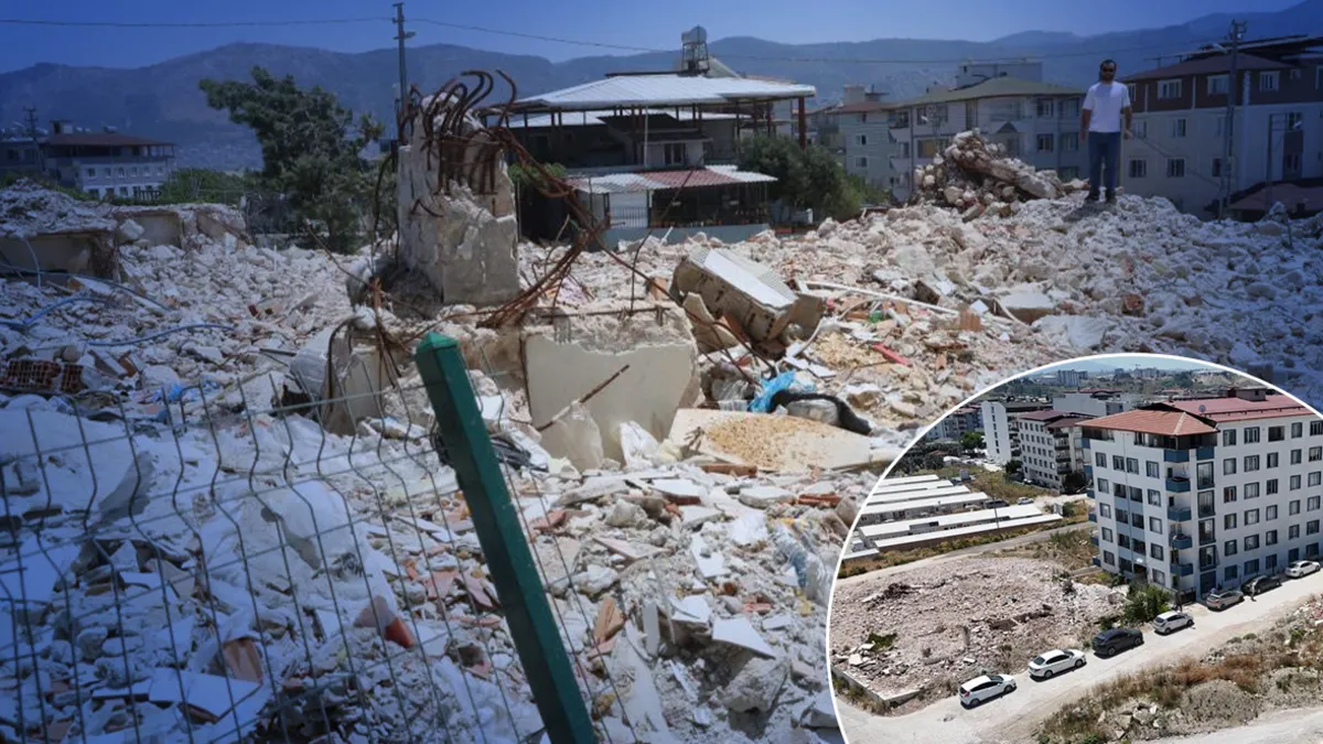 Hatay’da mahalleli moloz yığınına isyan etti! “300 bin TL ödedik 1,5 yıldır gelen giden yok!” Hatay’da mahalleli moloz yığınına isyan etti! “300 bin TL ödedik 1,5 yıldır gelen giden yok!”