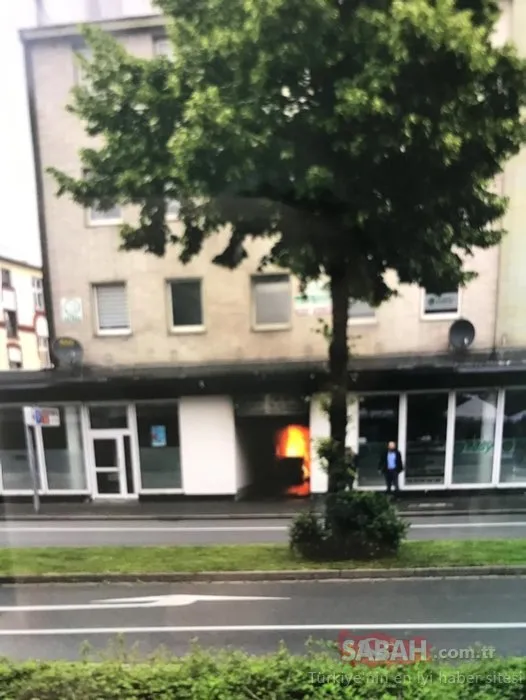 Almanya’da cami kundaklandı