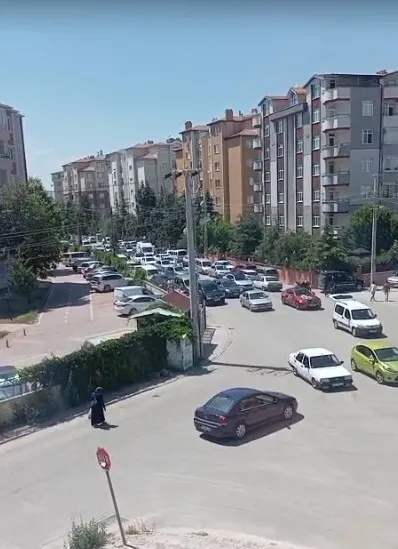 trafik-magandasi-ambulansin-gecisine-izin-vermeyip-drift-yapti-magandaya-232-bin-tl-ceza-kesilip-ehliyetine-4-1784379166130.jpeg