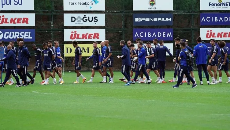 Transferde son dakika: Golcü futbolcu Fenerbahçe’yi duyurdu! Erol Bulut ile...