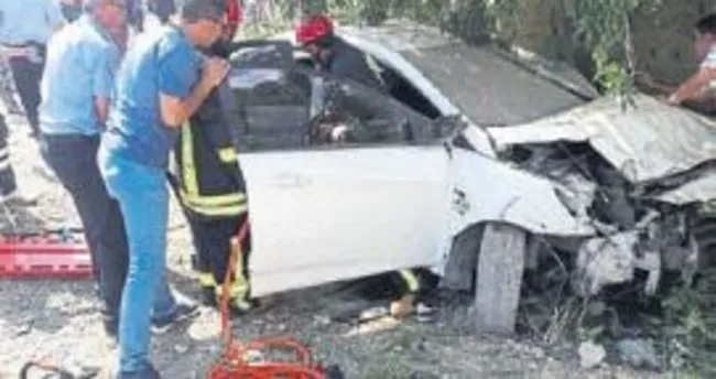 Otomobil ağaca çarptı: 2 ölü