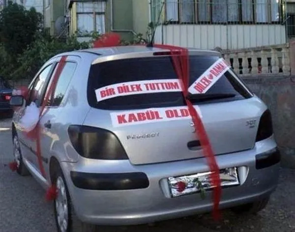 Gelin arabasına öyle bir yazı yazdı ki...