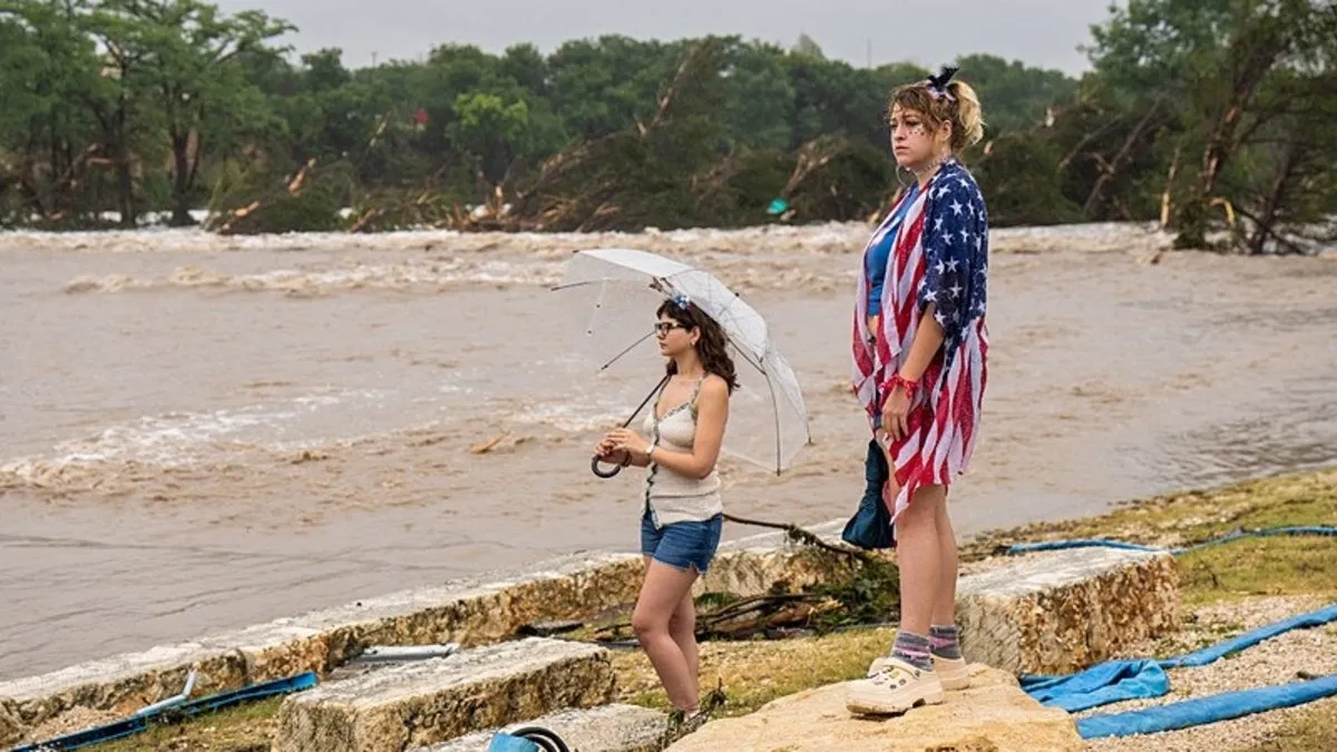 ABD’de sel felaketi: En az 13 ölü, çok sayıda kayıp ABD’de sel felaketi: En az 13 ölü, çok sayıda kayıp