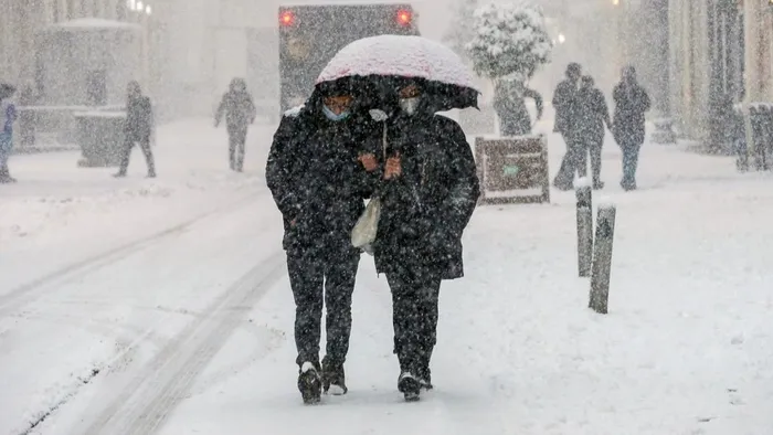 Meteoroloji'den son dakika hava durumu açıklaması! İstanbul'a kar ne zaman yağacak...