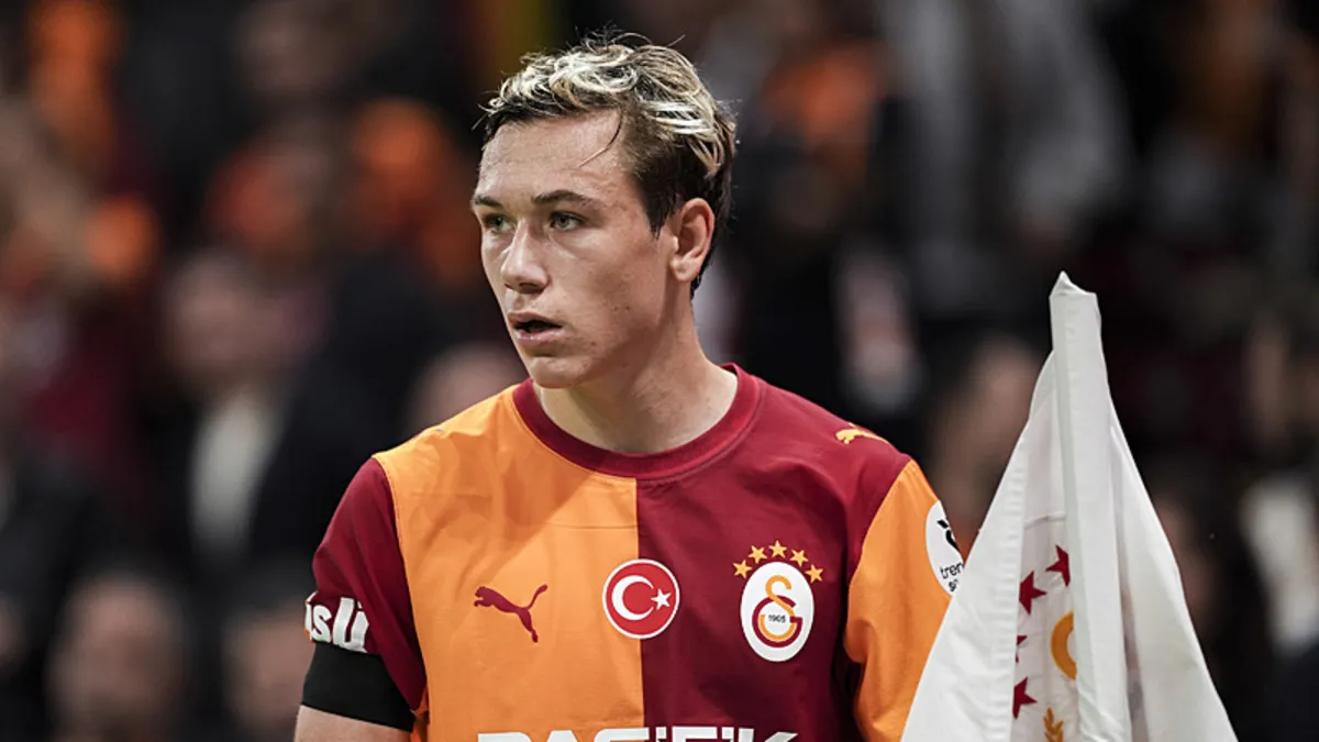 Galatasaray'ın genç yıldızı Batrakov oyundan alınca üzüldü
