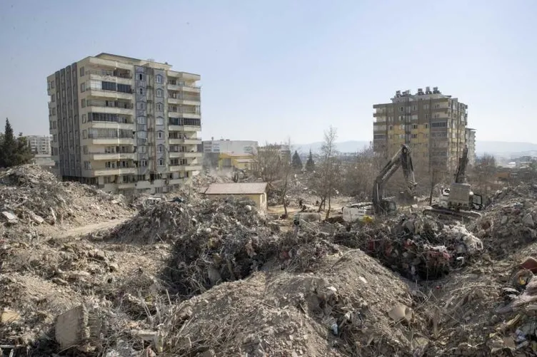 6 Şubat depreminde 280 akrabasını kaybetti: Ebrar Sitesi sakini Fatmanur Özbağış’ın hikayesi Türkiye’yi ağlattı!