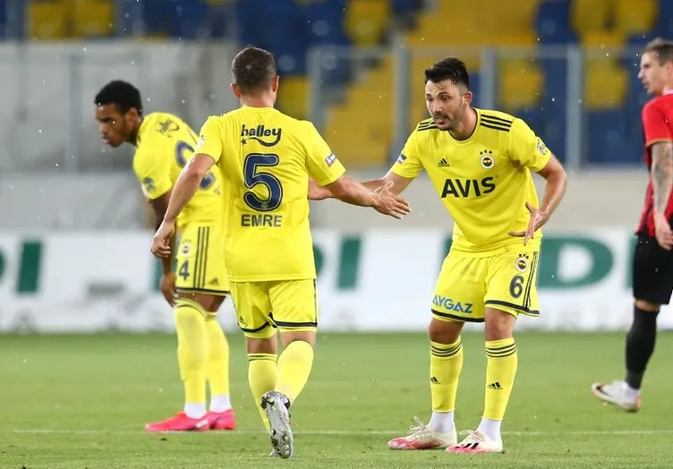 Fenerbahçe'de kaptanlık krizi! Pazubandı kenara fırlattı