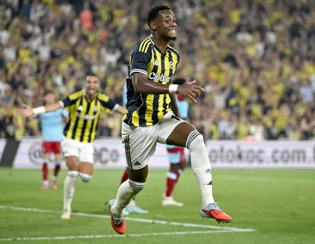 jhon-duran-galatasarayi-bekliyor-1783575079774.jpeg