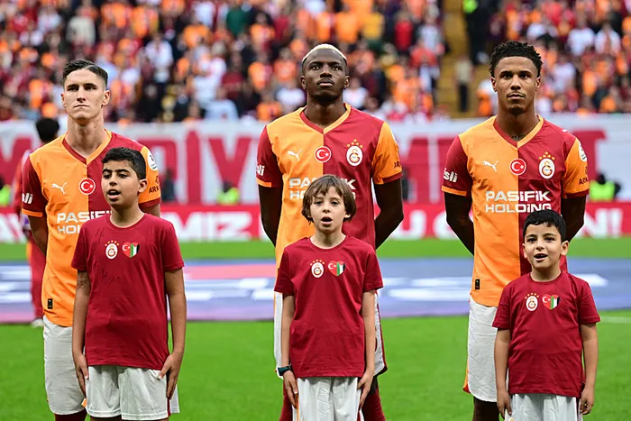 galatasaray-hata-yapmadi-cimbom-goztepeyi-rahat-gecti-1761494193092.jpeg