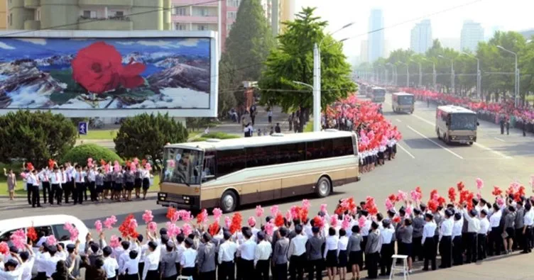 Kuzey Kore’de çıldırdı! Füze ürettikleri için kutlama yaptılar