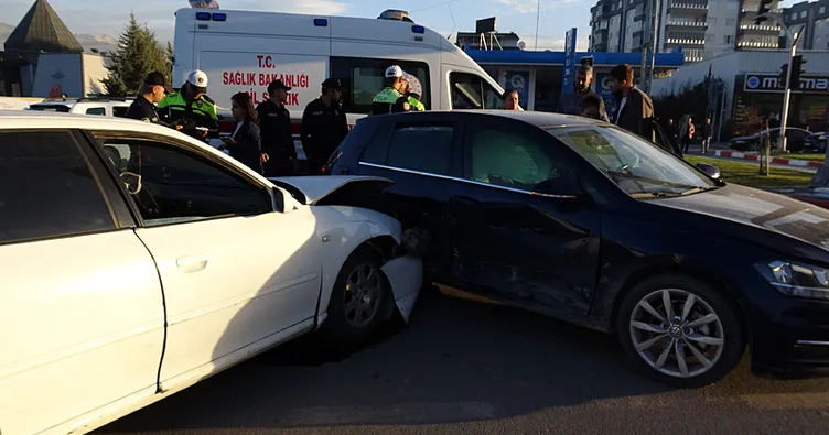 Malatya’da iki araç çarpıştı: 1 yaralı!