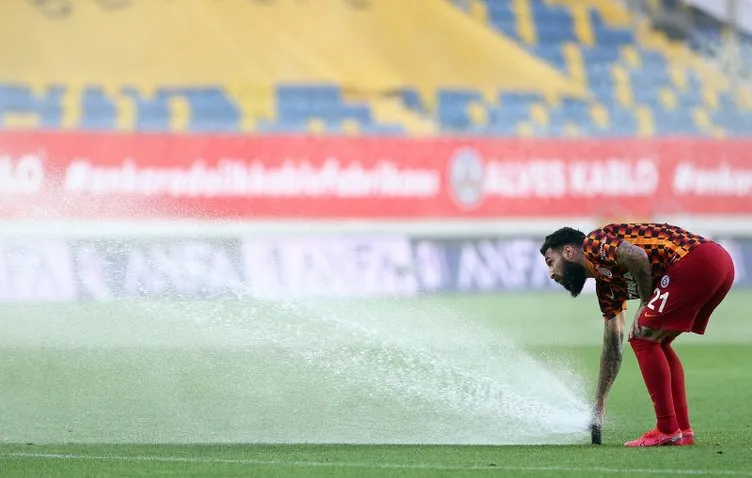 Son dakika Galatasaray transfer haberi: Fatih Terim’in planları alt üst oldu! Yıldız futbolcuya 2 talip