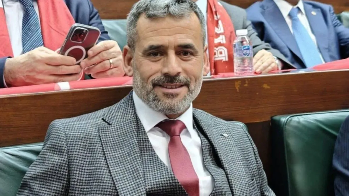 Belediye Başkanı Süleyman Çetinkaya'ya bıçaklı saldırı! Oğlu arbedede yaralandı... haber görseli